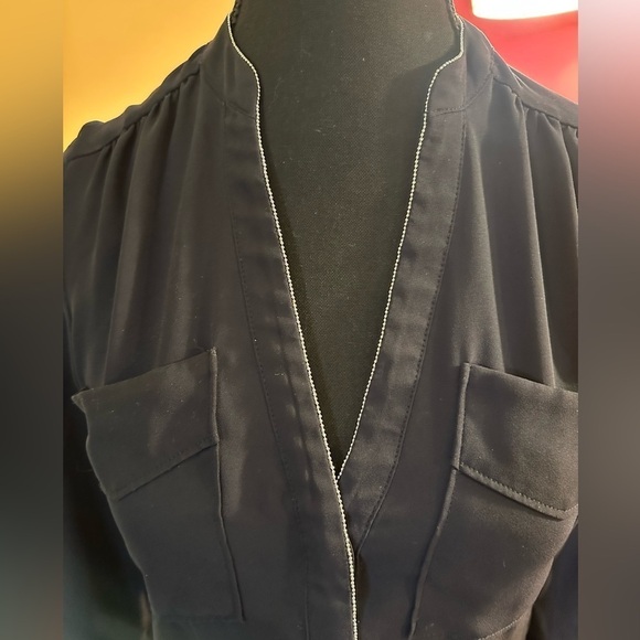 Beautiful woman's black blouse from H&M size 2/32 V-neck and 3/4 sleeves - Picture 3 of 7